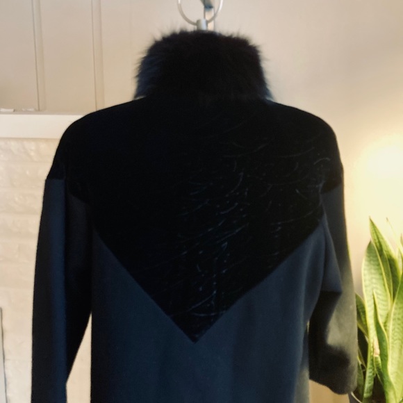 Gorgeous & Classic Vintage Wool Coat With Genuine Fur Collar - Picture 11 of 14